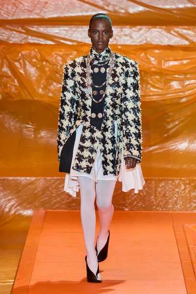 Look 46